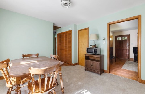 Moseley Casa | Grandmother's house on 2 sprawling acres in Moseley, VA is waiting for you!