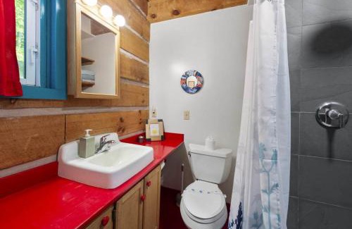 Marshall Casa | Grandpa Dans Cabin Mtn River view 34 acre retreat