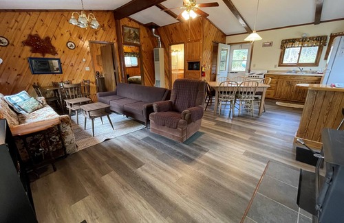Montreal Casa | Grandpa Jim's Cabin - Close to The Gile Flowage/On ATV Route