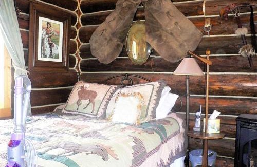 Gardiner Casa | Grandpa's Cabin