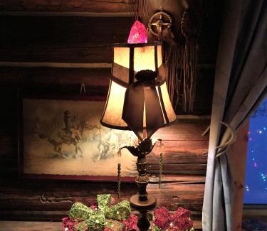 Gardiner Casa | Grandpa's Cabin