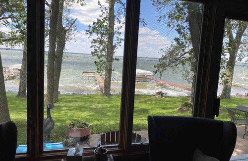 Spirit Lake Cabaña | Grandpa's Sunset Cabin on Big Spirit Lake