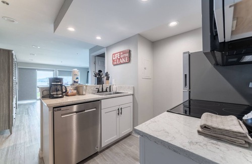 Chelan Condominio | Grandview Lake View 105! Condominio de lujo frente al mar, con capacidad para 6!