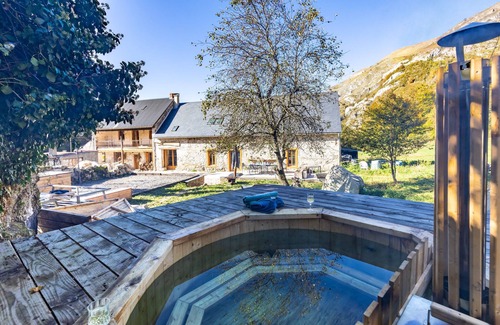 Sainte-Marie-de-Campan Casa | Grange de Charme - au Cœur des Montagnes - Bain Nordique/sauna/billard/pétanque