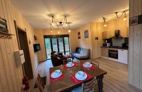 Gerardmer Apartamento | Grange de l'ancienne école avec Jacuzzi privé