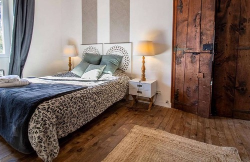 Guchen Casa | ★ GRANGE DU LAVEDAN ★ PISCINE ★ CHEMINÉE ★ VUE IMPRENABLE ★