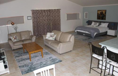 Thorndale Cama Y Desayuno | Granite Gardens Cottages & Lake Retreat