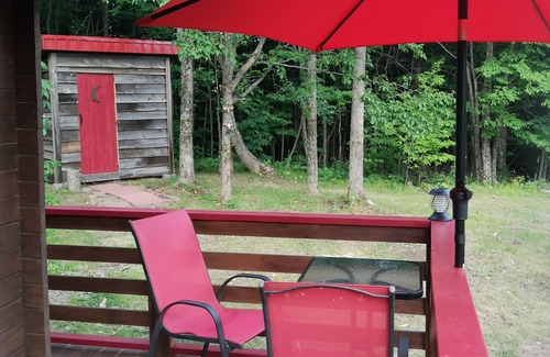 Central Frontenac Cabina | Granite Hollow Cabin