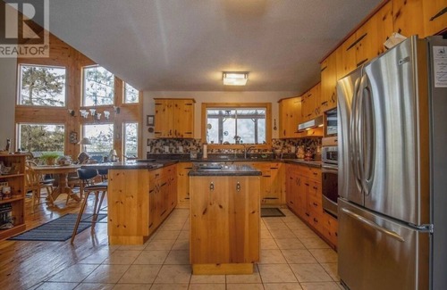 Temagami Chalet De Esquí | Granite Lake Chalet - waterfront Temagami/Hot Tub