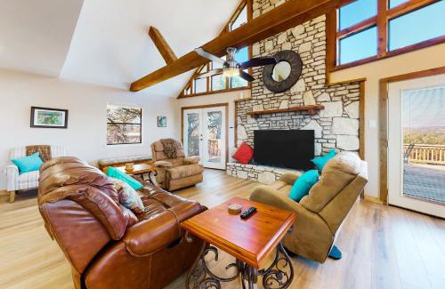 Buchanan Dam Casa | Granite Peak Vista - Inks Lake