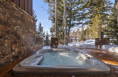 Teton Village Casa | Granite Ridge Luxury Vacation Paradise-Sleeps 14-Hot Tub #RusticChaletJH