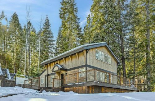 Comstock Acres Casa | Granlibakken Getaway by Tahoe Getaways - West Shore Retreat-Central Location-Hot Tub-Dog Considered-Near Skiing