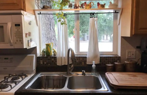 Acton Cabaña | Granny's House