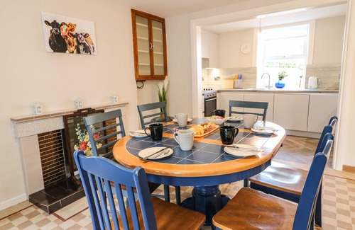 Bushmills Cabaña | GRANNY'S, pet friendly, with a garden in Bushmills, County Antrim