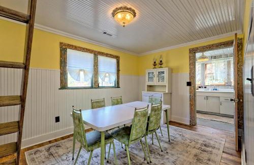 Bryson City Casa | Grannys Cabin Restored 1915 Fireplace & Clawfoot Tub near Smoky Mountains