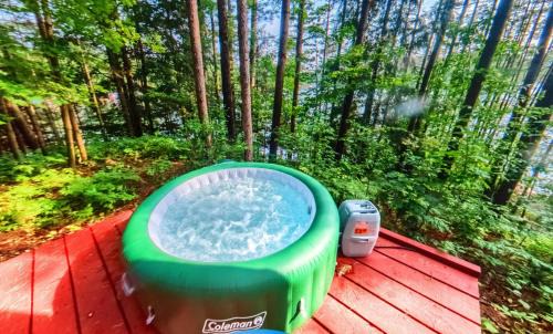 Brantingham Casa | Grant Island Waterfront Cottage Brantingham Lk - HotTub, Pontoon Boat, Pets