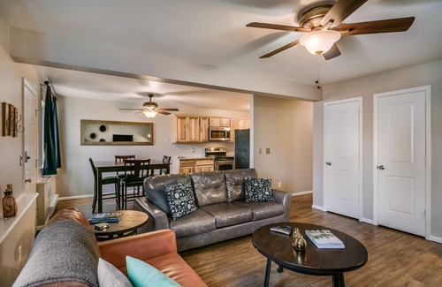 Martinez Park Casa | Grant Old Town Flat ~ Abajo