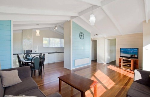 Merimbula Cabina | Grantys - 4 bedroom pet friendly house