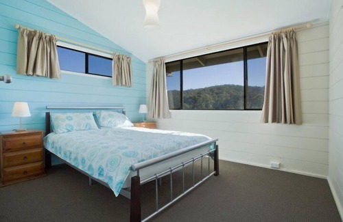 Merimbula Cabina | Grantys - 4 bedroom pet friendly house