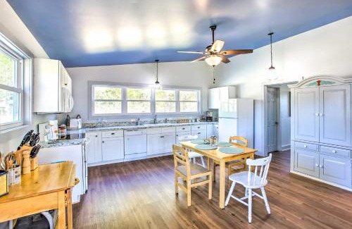 Granville Casa | Granvilles Blue Cottage Porch and River View!