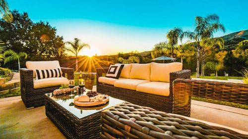 Temecula Casa | Grapevine by AvantStay Secluded 5BR Villa 4 Acres of Vineyards Avo Groves
