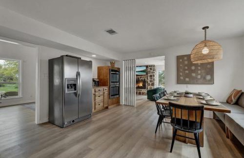 Johnson City Casa | Grasslands Pool Hot Tub Hill Country Views