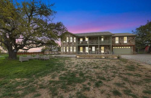 Johnson City Casa | Grasslands Pool Hot Tub Hill Country Views