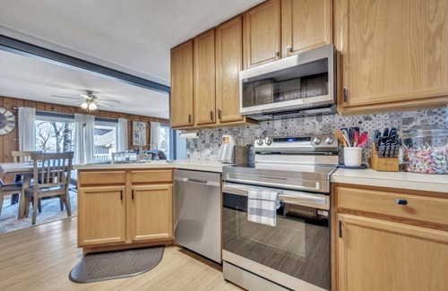 Orleans Casa | Grassy Knoll Retreat on Big Spirit Lake