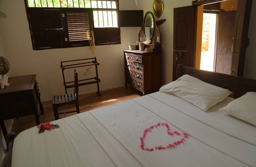 Lamu Cama Y Desayuno | Gratitude Homes Rentals
