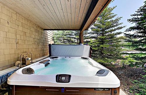 Stonehaven Casa | Gray Moose