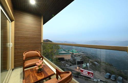 Fagu Cama Y Desayuno | Gray Roof 3-BR Attic By Humble Stay