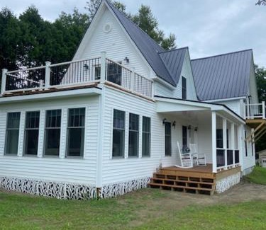 Newport Casa | Gray's Manor - Lake Memphremagog