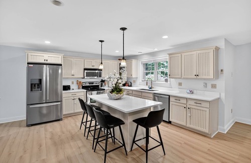 Gray Casa | Gray Woodland Escape Golf, Pool & Cinema 5 Bedroom Home