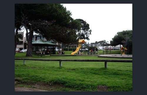 Kingscote Apartamento | Graydon Lodge on Seaside-Summer Sale is now on in Esplanade and Buller St Kingscote
