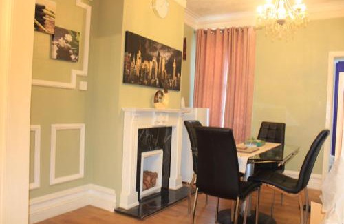 West Thurrock Casa | Grays Rest Over, with free parking