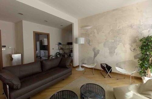Erba Apartamento | Grazioso appartamento vicino al Lago di Como