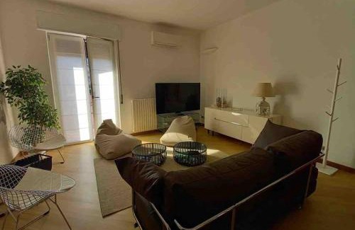 Erba Apartamento | Grazioso appartamento vicino al Lago di Como