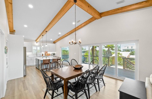 Villa Primera Casa | Great 4 bedroom, 2.5 bath home on beautiful Pensacola Beach!