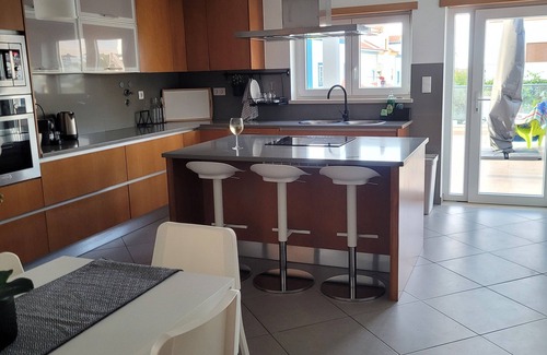 Baleal Villa | Great 6 bedroom villa, next to beach and surf!