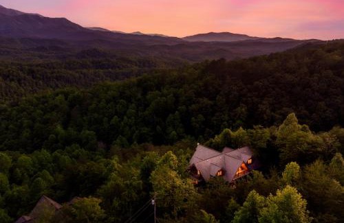 Pittman Center Chalet De Esquí | Great Alpine - 4 KingSuites- October Deals-Views-Hot Tub-FirePit-GameRm