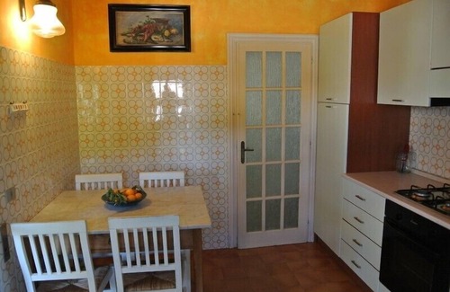 Sas Linnas Siccas Apartamento | amplio apartamento en villa en el mar con terraza y jardin