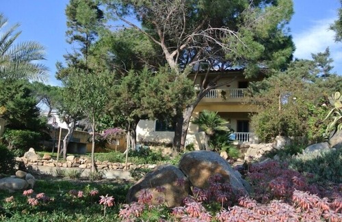 Sas Linnas Siccas Apartamento | amplio apartamento en villa en el mar con terraza y jardin