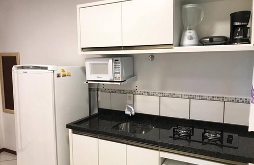 Barra da Lagoa Apartamento | Gran apartamento con aire acondicionado, cerca del mar, la laguna y el río.
