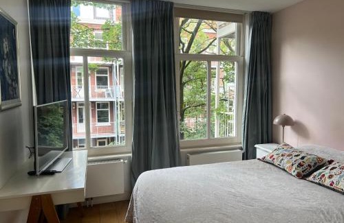 Van Lennepbuurt Cama Y Desayuno | Great Bed and Breakfast Amsterdam