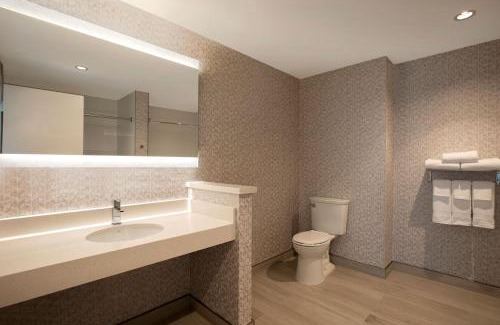Scugog Hotel | Great Blue Heron Hotel