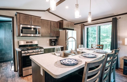 Otonabee-South Monaghan Cabaña | Great Blue Resorts -Bellemere Winds Resort - Rice Lake - Cabaña de 2 dormitorios