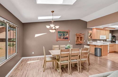 Arnold Cabina | Great Cabin w/ AC I Firepit I Fireplace I King bed