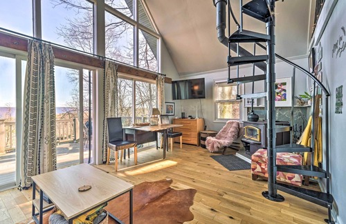 Great Cacapon Cabina | Great Cacapon Cabin w/ Mountain Views