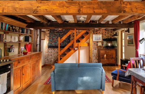 Tirabad Cabaña | Great Cantal Granary