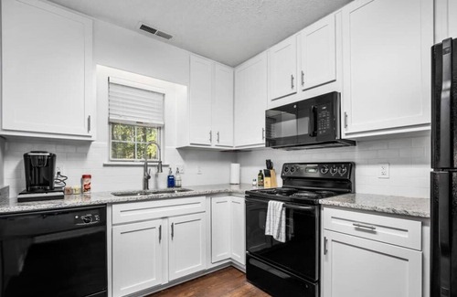 Meadowbrook Apartamento | Great Community Amenities | Close to everything